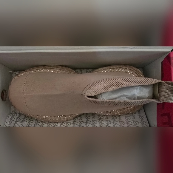 **NEW** Cape Robbin Lynelle (Sz 7.5) Women's Sock Sneakers/Boots - Picture 3 of 4